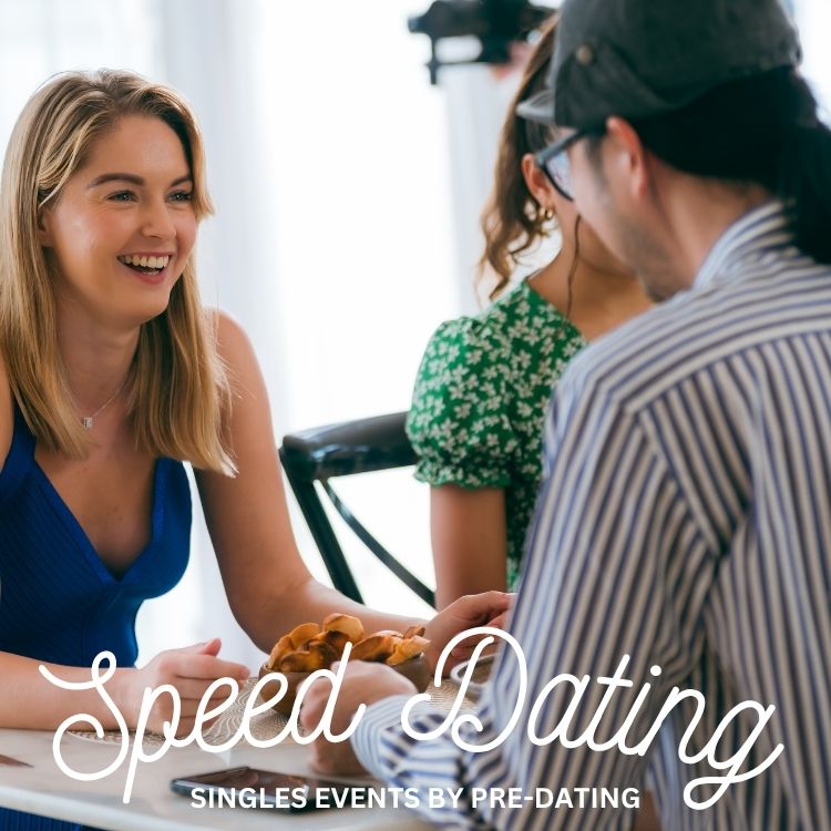 Cincinnati attendees of Speed Dating in Ohio enjoying the event!