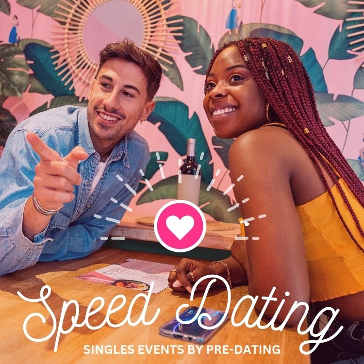 Cincinnati attendees of Speed Dating in Ohio enjoying the event!